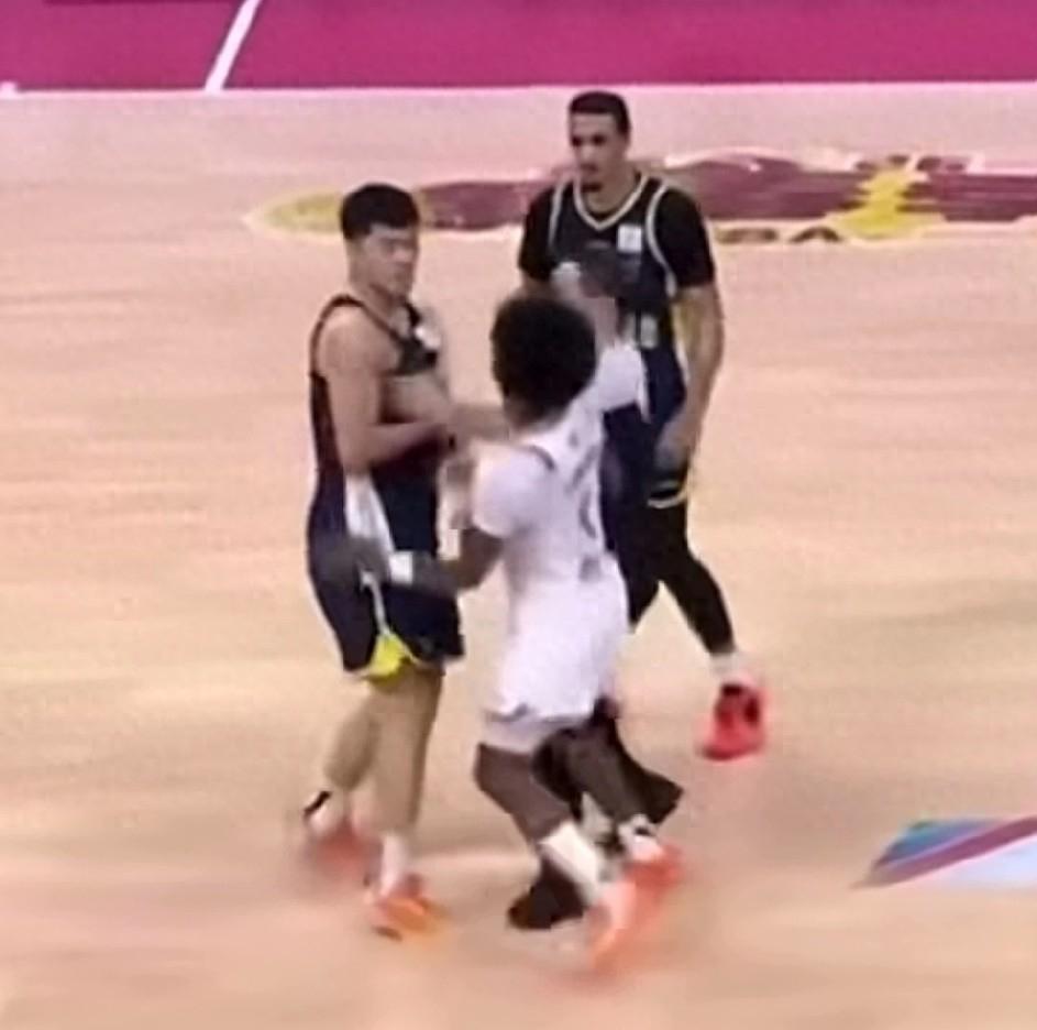 九游官网下载app下载-彻底杠上！古德温深夜控诉杜锋，联赛恐介入调查，迪亚洛贼喊捉贼