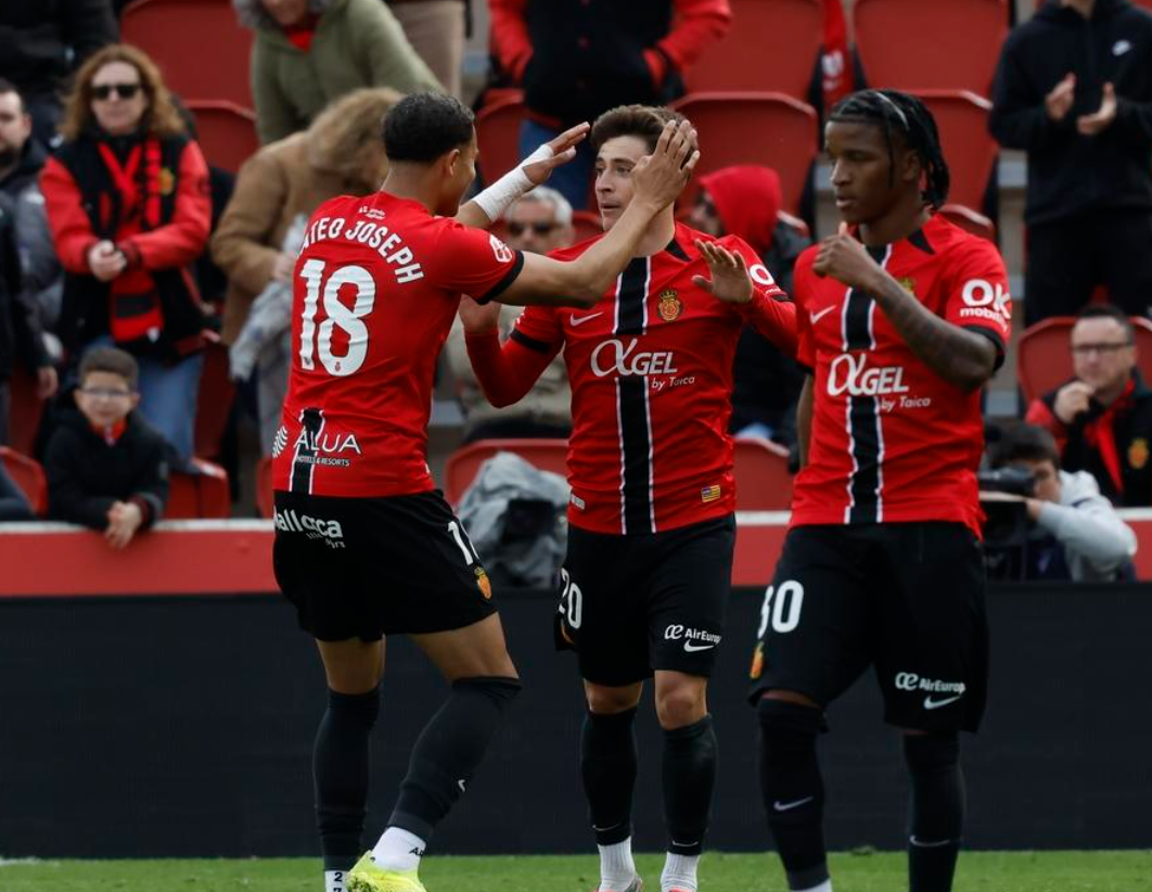 九游官网下载app下载-西甲最新积分战报：前2相差4分，巴萨压制皇马，西班牙人惨遭逆转