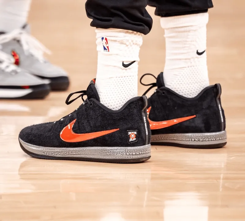 九游官网-布克穿着“坏孩子”配色BOOK2，砍下37分5篮板9助攻